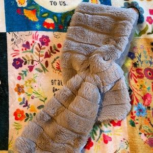 Never used 35 inches in length, Faux Fur Pull Through Scarf